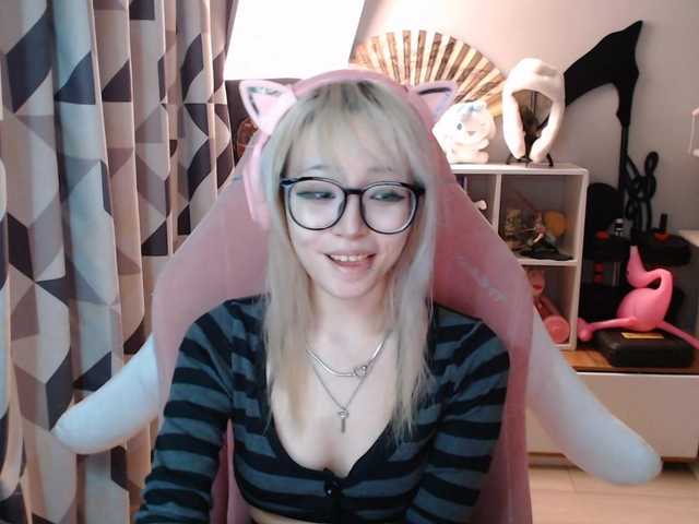 GertieCoach live cam on BongaCams