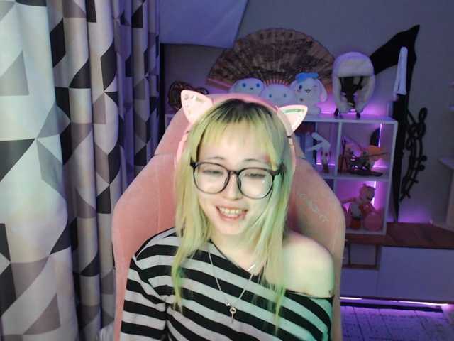 GertieCoach live cam on BongaCams