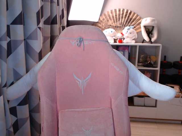GertieCoach live cam on BongaCams