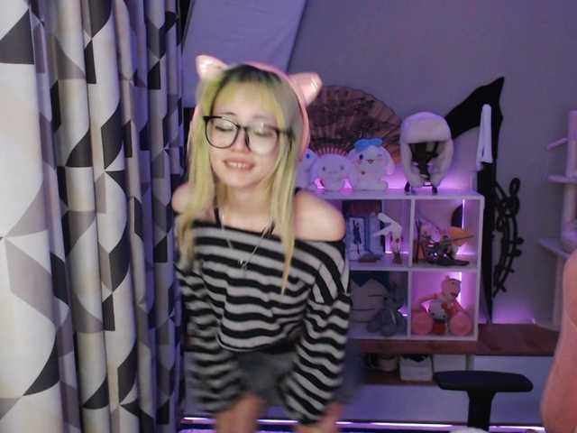 GertieCoach live cam on BongaCams