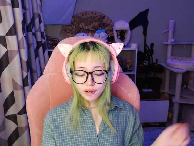 GertieCoach live cam on BongaCams