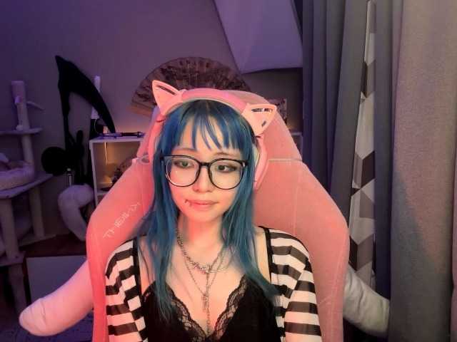 GertieCoach live cam on BongaCams