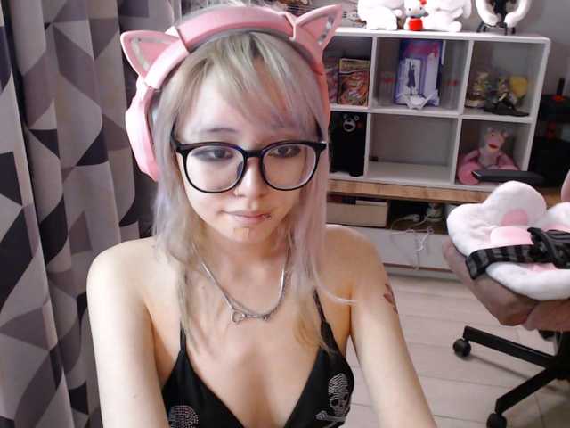 GertieCoach live cam on BongaCams