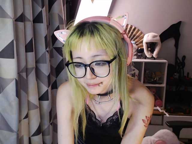 GertieCoach live cam on BongaCams