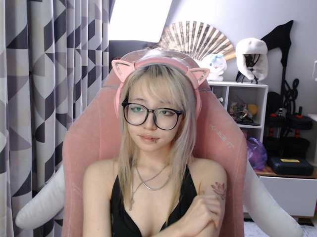 GertieCoach live cam on BongaCams