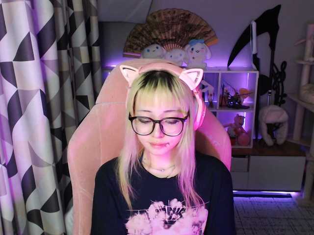 GertieCoach live cam on BongaCams