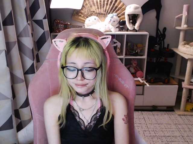GertieCoach live cam on BongaCams