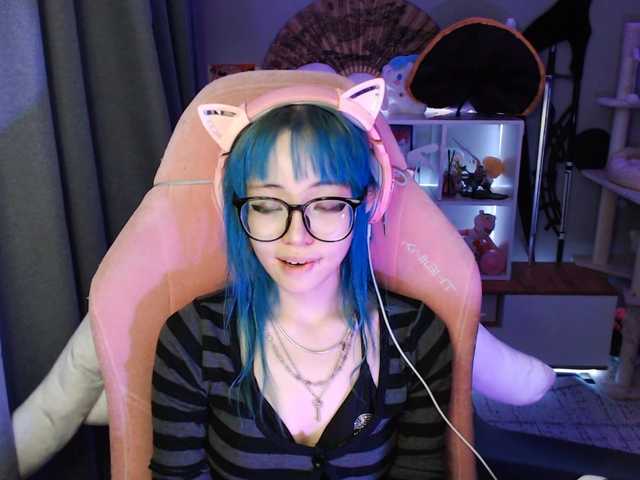 GertieCoach live cam on BongaCams