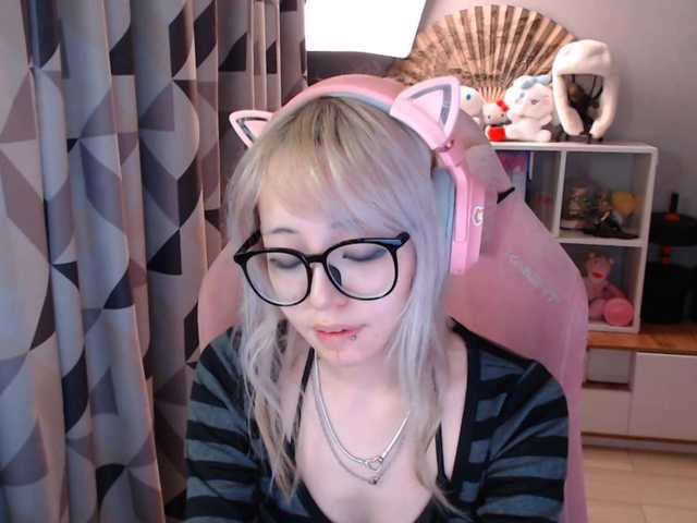 GertieCoach live cam on BongaCams