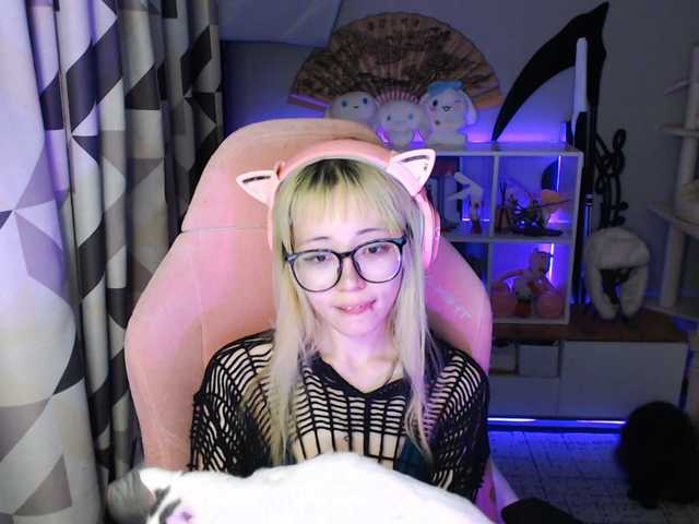 GertieCoach live cam on BongaCams