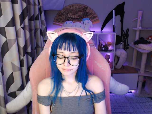 GertieCoach live cam on BongaCams