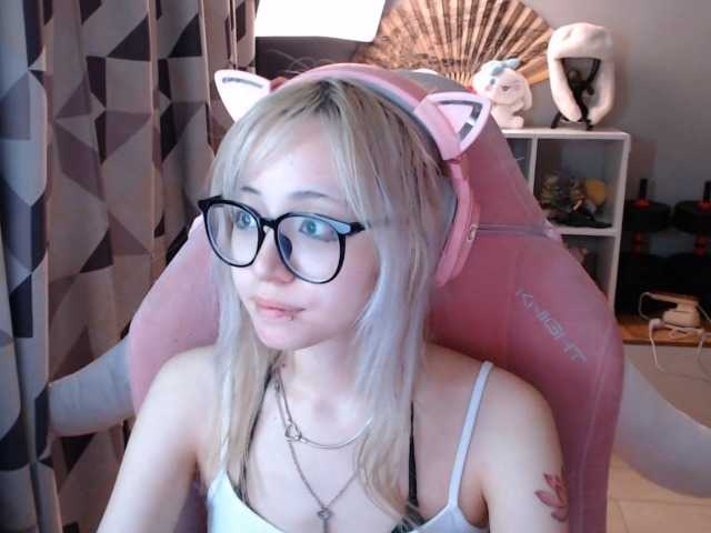 GertieCoach live cam on BongaCams