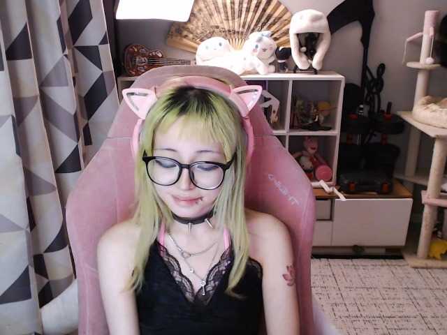 GertieCoach live cam on BongaCams