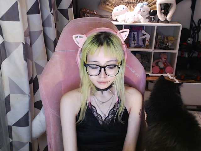 GertieCoach live cam on BongaCams