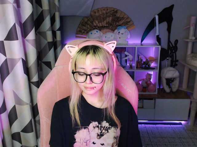 GertieCoach live cam on BongaCams