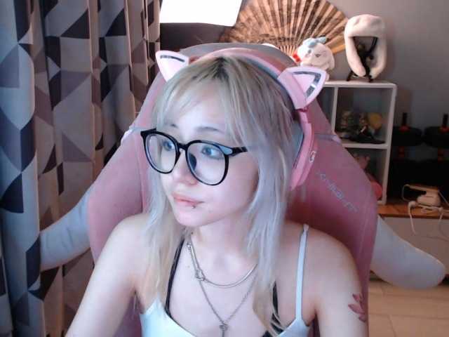 GertieCoach live cam on BongaCams