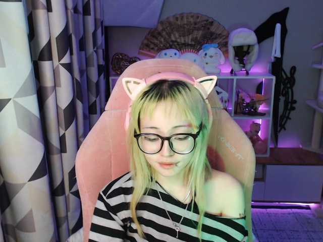 GertieCoach live cam on BongaCams