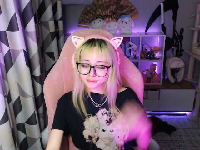 GertieCoach live cam on BongaCams