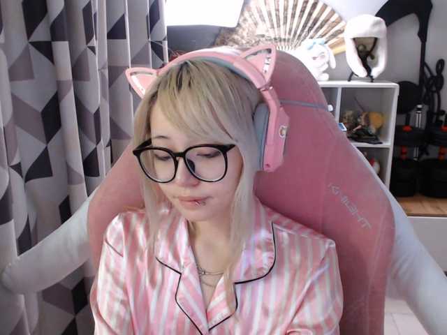 GertieCoach live cam on BongaCams
