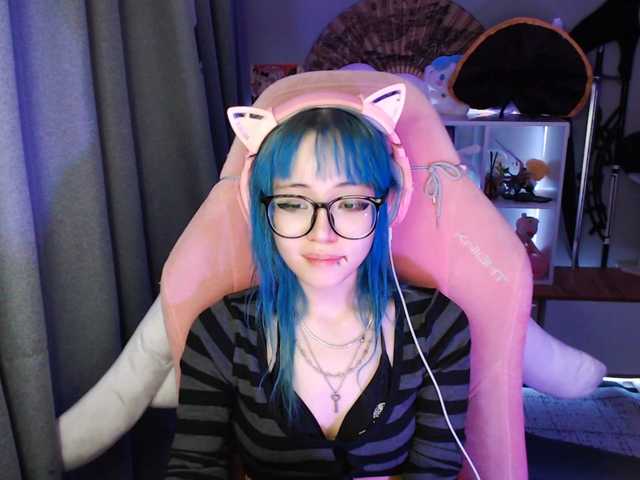 GertieCoach live cam on BongaCams