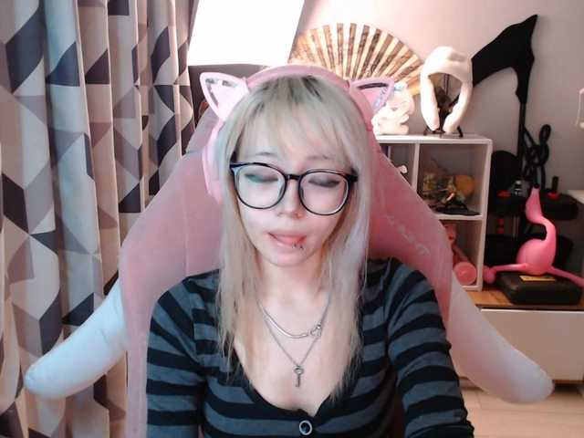 GertieCoach live cam on BongaCams