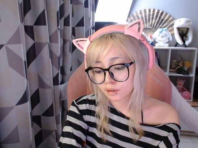 GertieCoach live cam on BongaCams