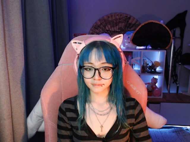 GertieCoach live cam on BongaCams