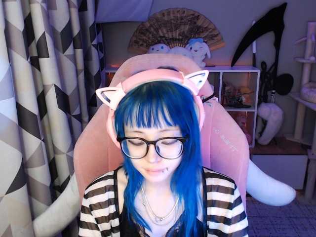 GertieCoach live cam on BongaCams