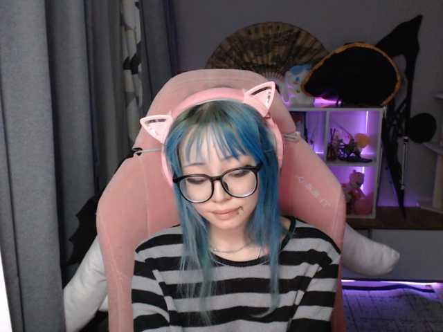 GertieCoach live cam on BongaCams