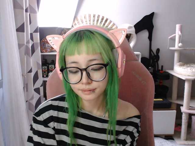 GertieCoach live webcam show
