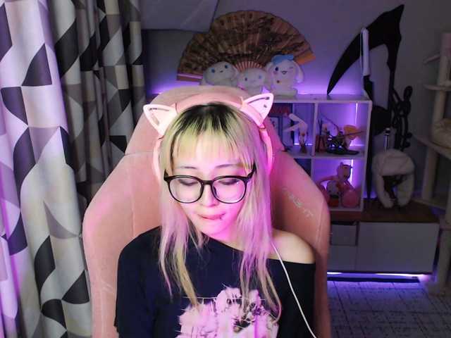 GertieCoach live cam on BongaCams