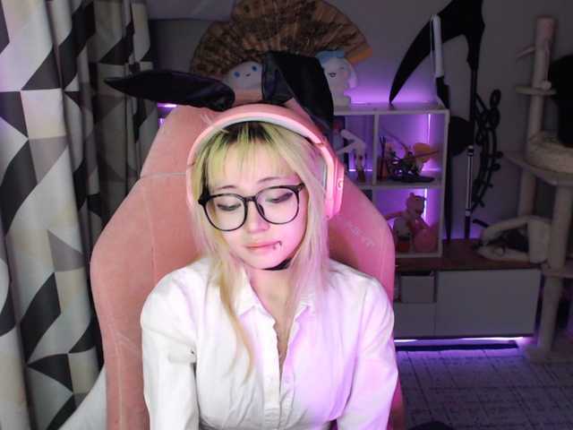 GertieCoach live cam on BongaCams