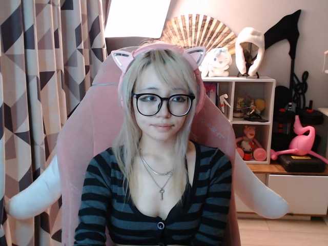 GertieCoach live cam on BongaCams
