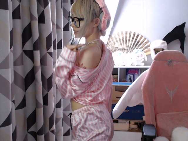 GertieCoach live cam on BongaCams