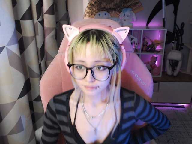 GertieCoach live cam on BongaCams