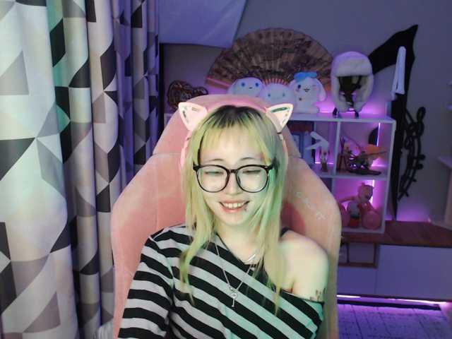 GertieCoach live cam on BongaCams