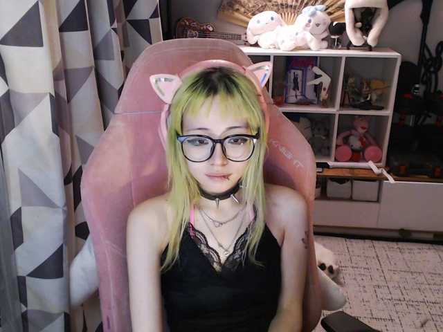 GertieCoach live cam on BongaCams
