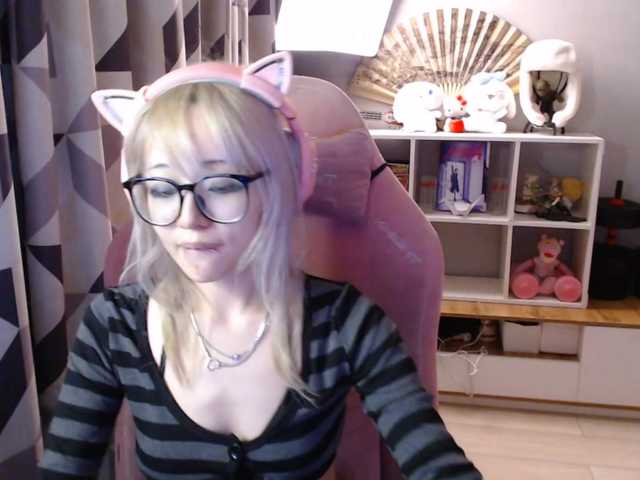GertieCoach live cam on BongaCams