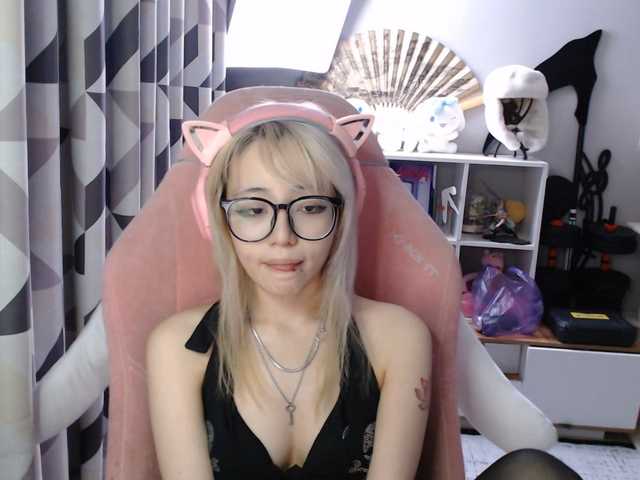 GertieCoach live cam on BongaCams