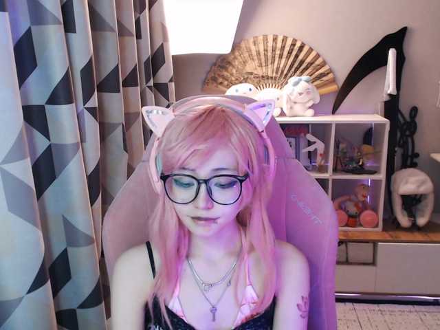 GertieCoach live cam on BongaCams