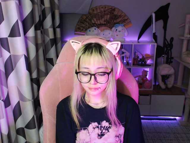 GertieCoach live cam on BongaCams