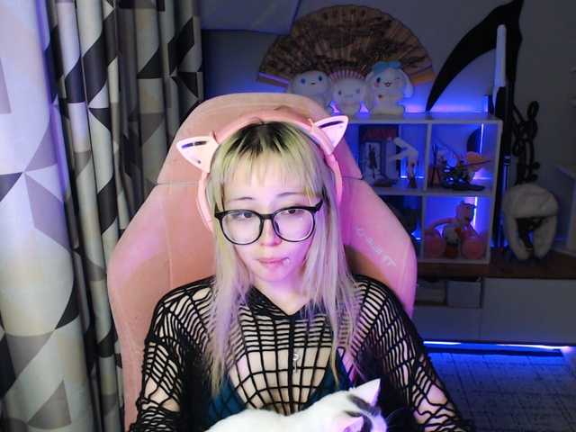 GertieCoach live cam on BongaCams