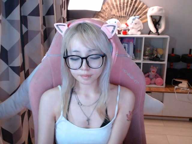 GertieCoach live cam on BongaCams