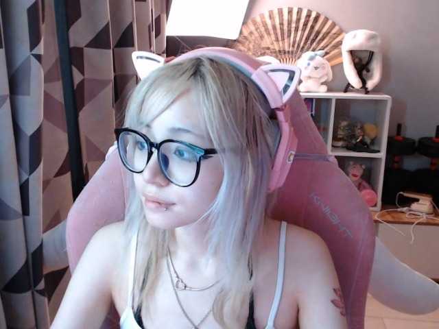 GertieCoach live cam on BongaCams