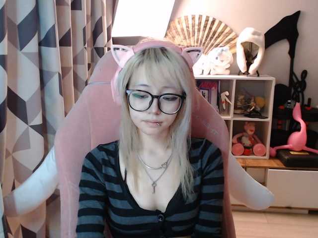 GertieCoach live cam on BongaCams