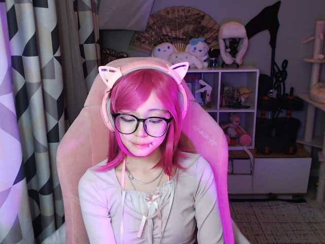 GertieCoach live cam on BongaCams