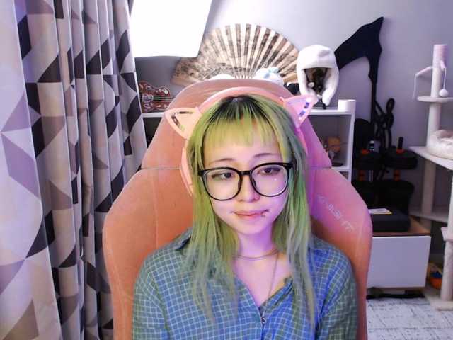 GertieCoach live cam on BongaCams