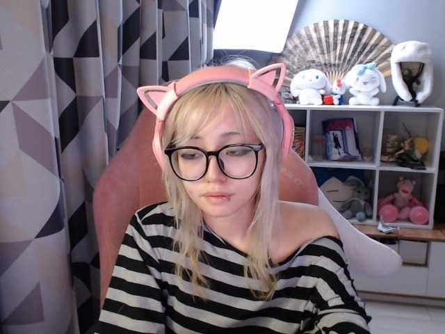 GertieCoach live cam on BongaCams