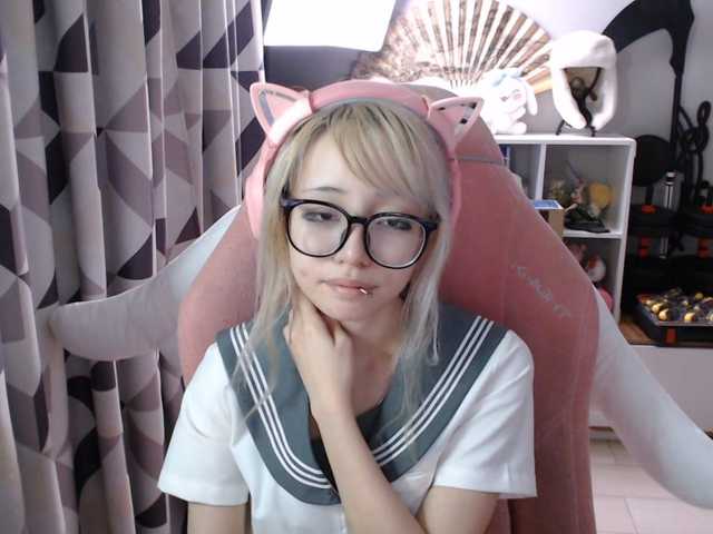 GertieCoach live cam on BongaCams