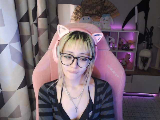 GertieCoach live cam on BongaCams